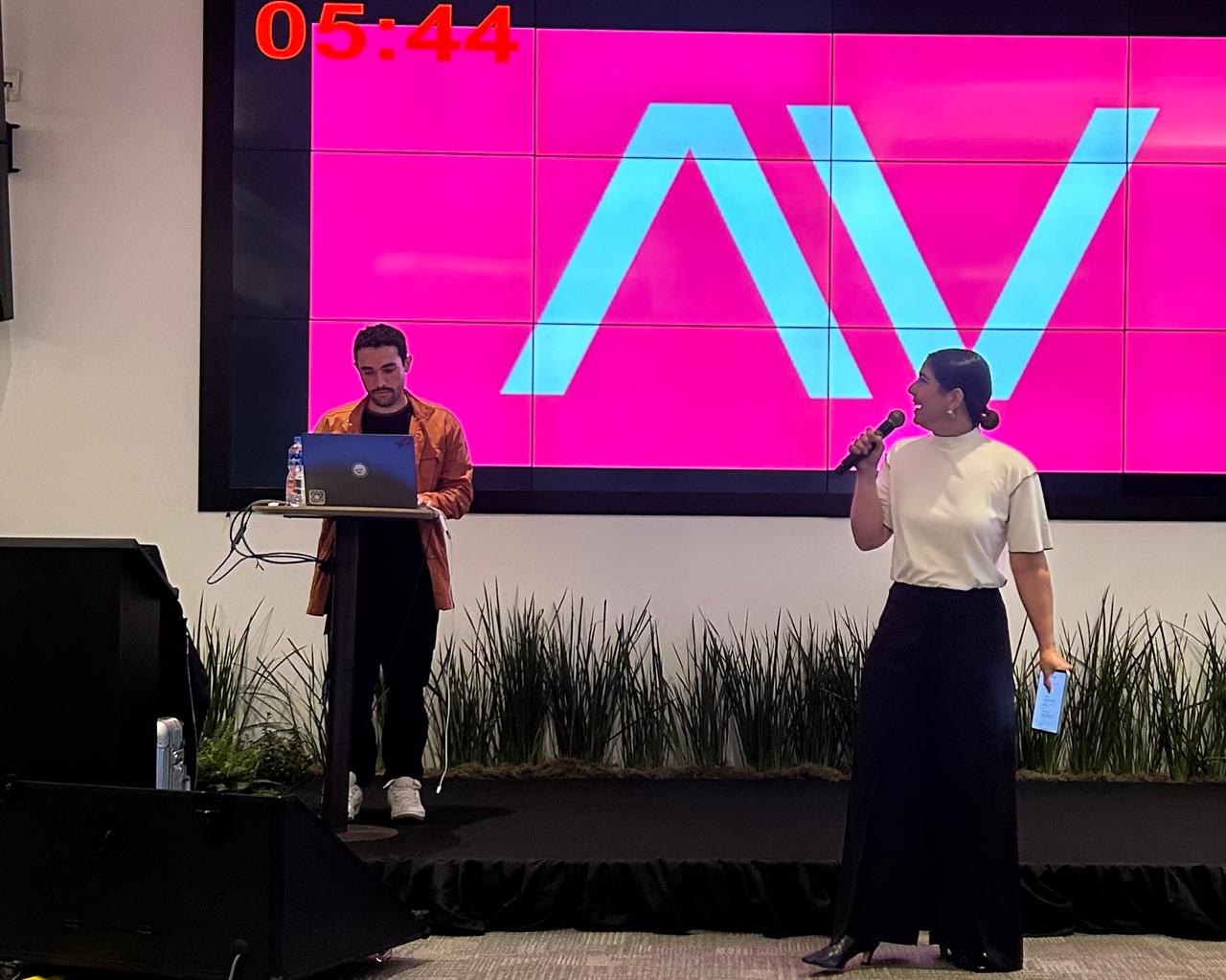 Pitch da solução sendo apresentado à liderança durante a imersão